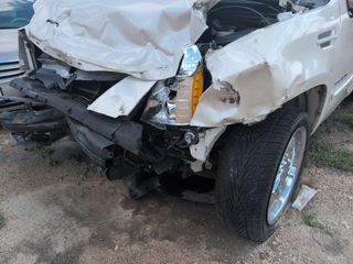 2012 Cadillac Escalade Premium - Primary Damage Right Image